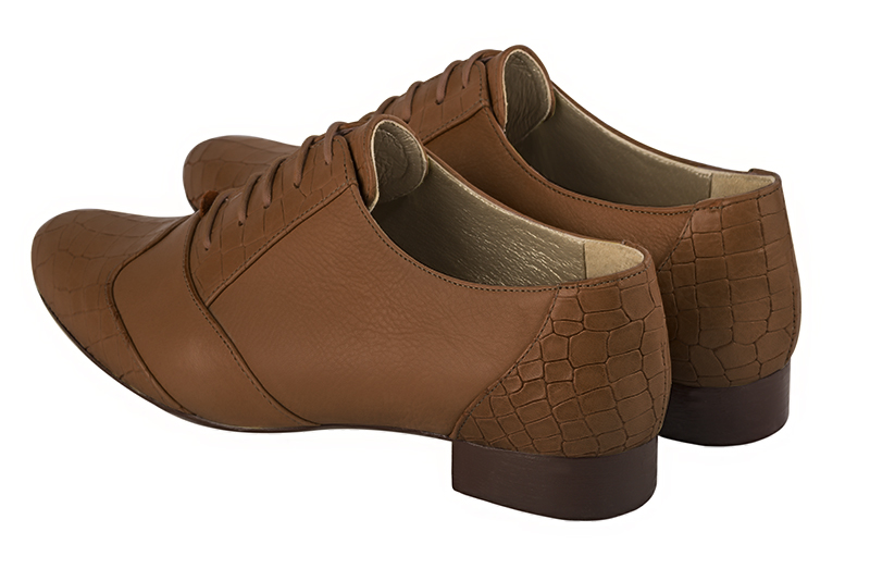 Caramel brown women's fashion lace-up shoes. Round toe. Flat leather soles. Rear view - Florence KOOIJMAN